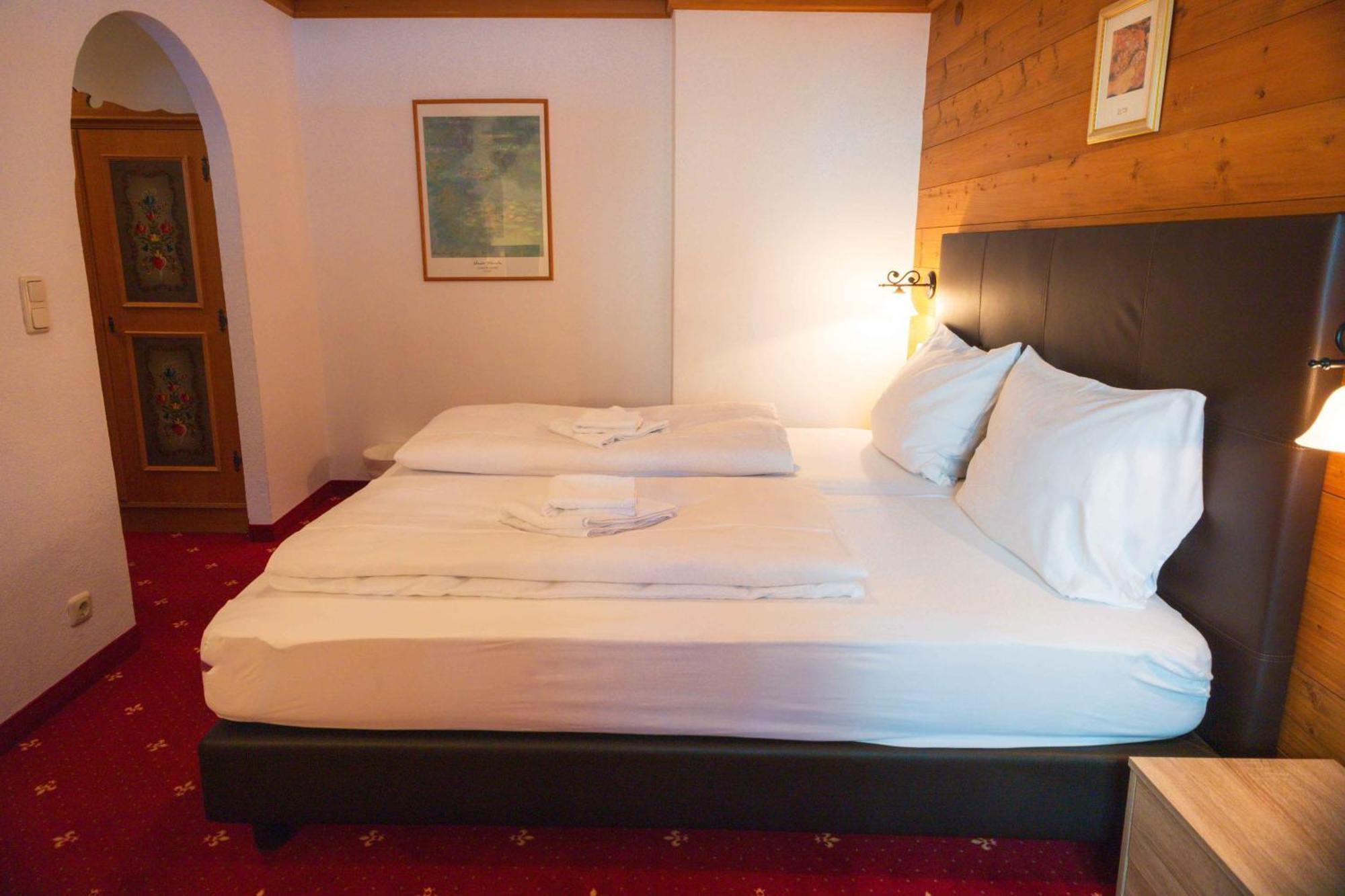 Tirolerhof Otel Serfaus Oda fotoğraf